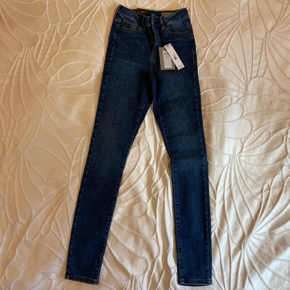Vero Moda High Rise Skinny Jeans - Picture 5 of 5